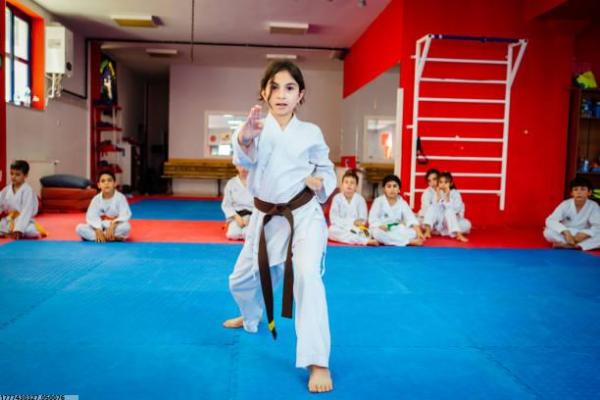 冬季室外体育项目活动推荐与注意事项(图1)